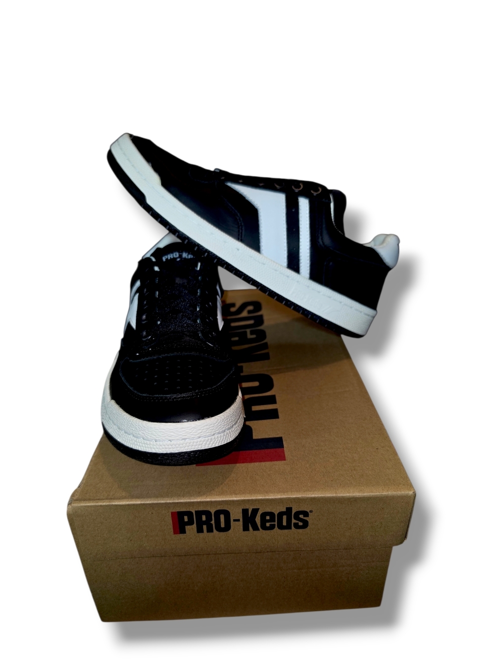 PRO-Keds Skyhawk Lo LTHR Black/White Men’s Size 8 1/2- Brand New With Box